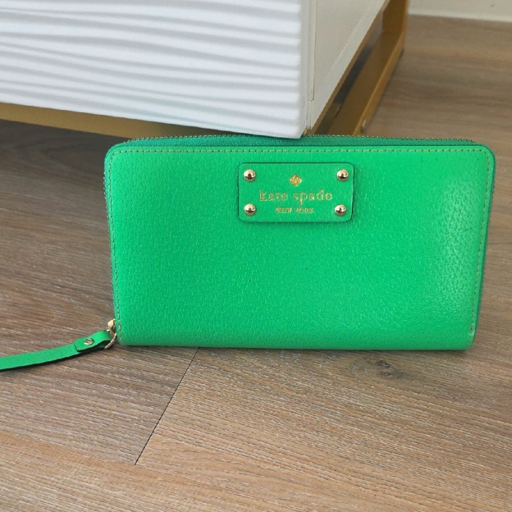 Kate Spade Vibrant Green Wallet